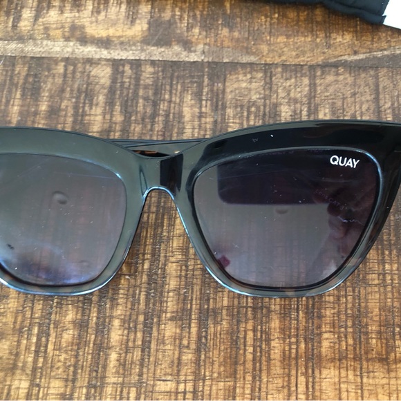 Quay Sunglasses - four pair bundle - Picture 4 of 9